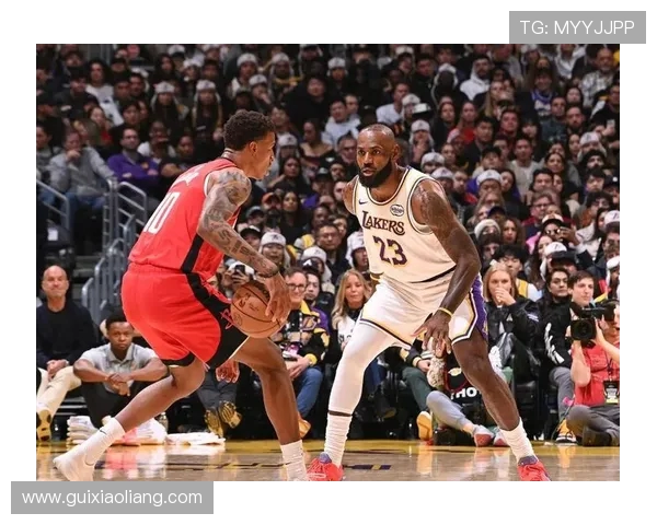 2009年火箭队与湖人队激战回顾：经典对决与精彩瞬间分析
