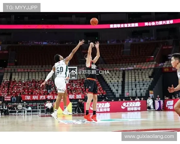 周鹏:从篮球场上的拼搏者到生活中的多面手,见证成长与蜕变的精彩旅程 周鹏:从篮球场上的拼搏者到生活中的多面手,见证成长与蜕变的精彩旅程